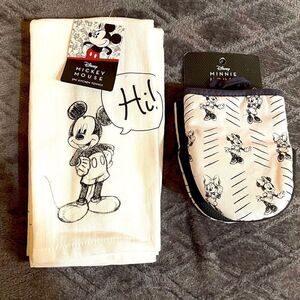 Disney Minnie & Mickey 2 towels & 2 mitts NWT